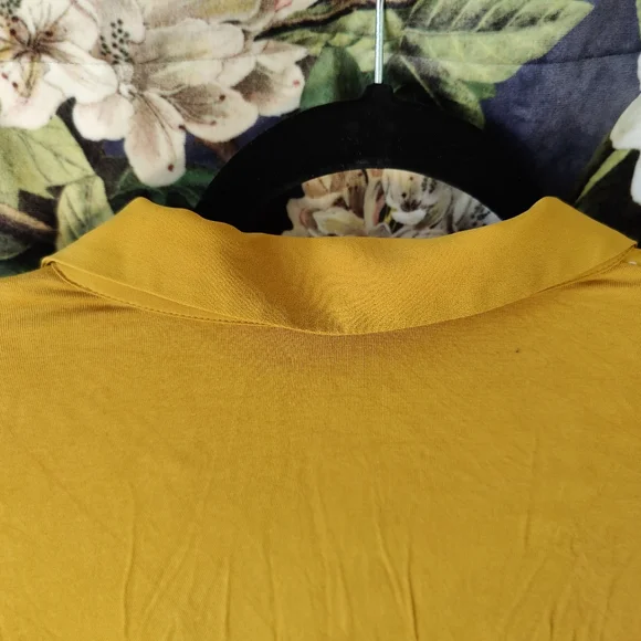 Yellow polkadot bubble cap sleeve blouse LG - Picture 5 of 5